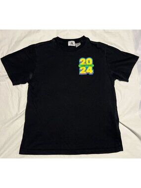 Walt Disney World Disney Parks 2024 T-Shirt Small